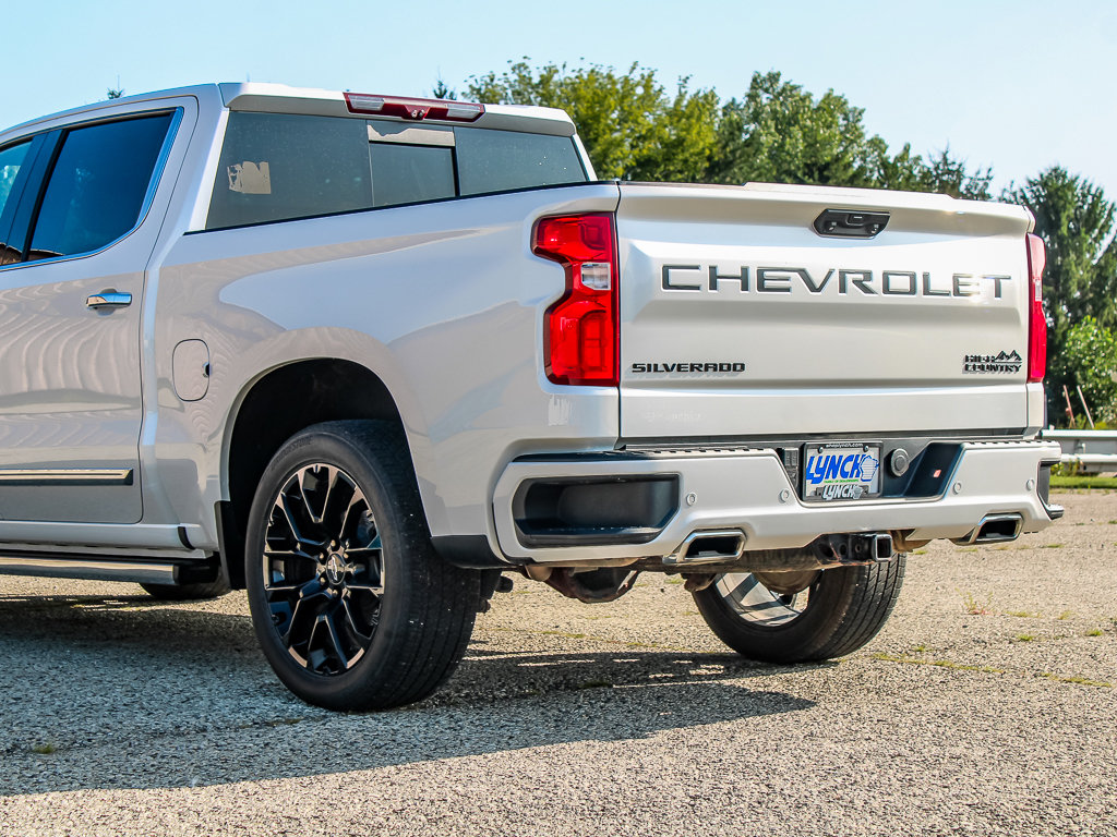 Used 2024 Chevrolet Silverado 1500 High Country w/ Technology Package AWD/4WD image 42