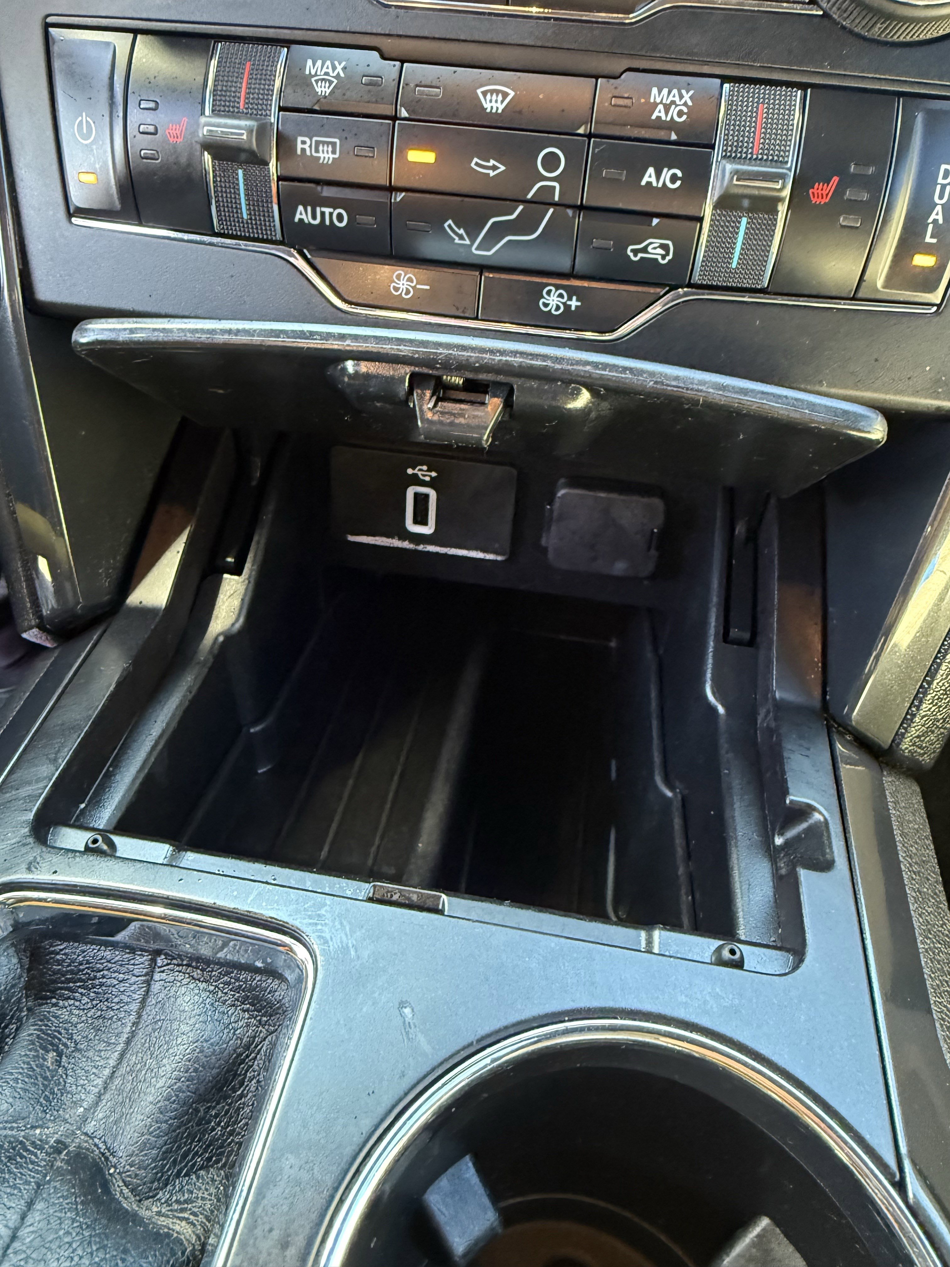 Used 2019 Ford Explorer XLT w/ Equipment Group 202A image 33