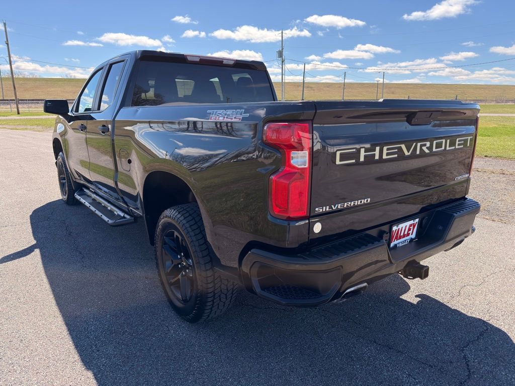 Used 2019 Chevrolet Silverado 1500 Custom Trail Boss w/ Custom Convenience Package AWD/4WD image 9