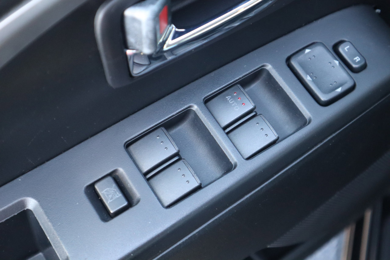 Used 2012 MAZDA MAZDA5 Grand Touring image 53