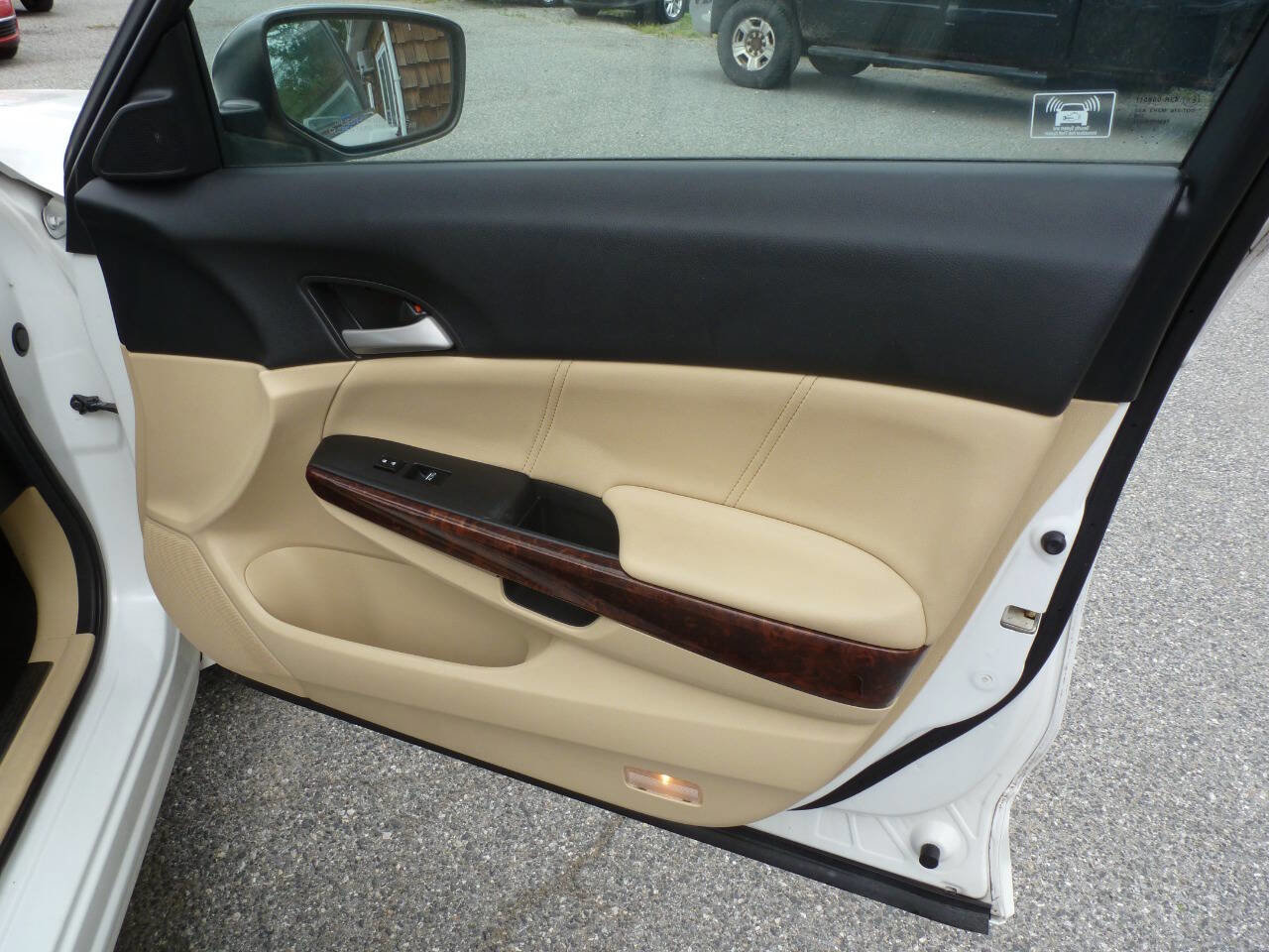 Used 2010 Honda Crosstour EX-L image 29