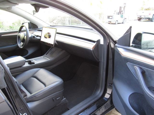Used 2024 Tesla Model Y Long Range image 17