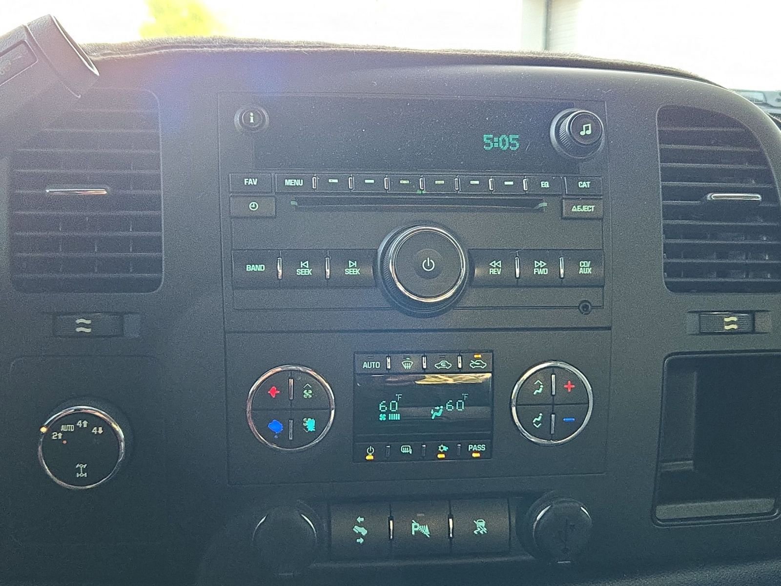 Used 2011 Chevrolet Silverado 1500 LT w/ All-Star Edition image 17