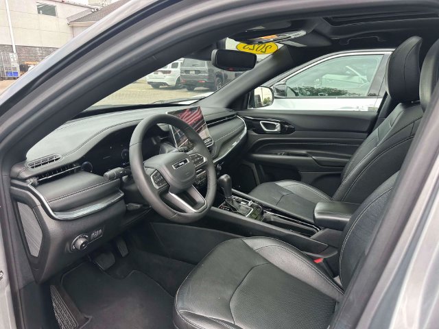 Used 2023 Jeep Compass High Altitude AWD/4WD image 16