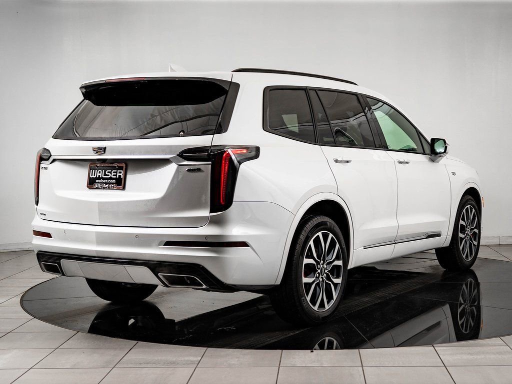 Used 2023 Cadillac XT6 Sport image 7