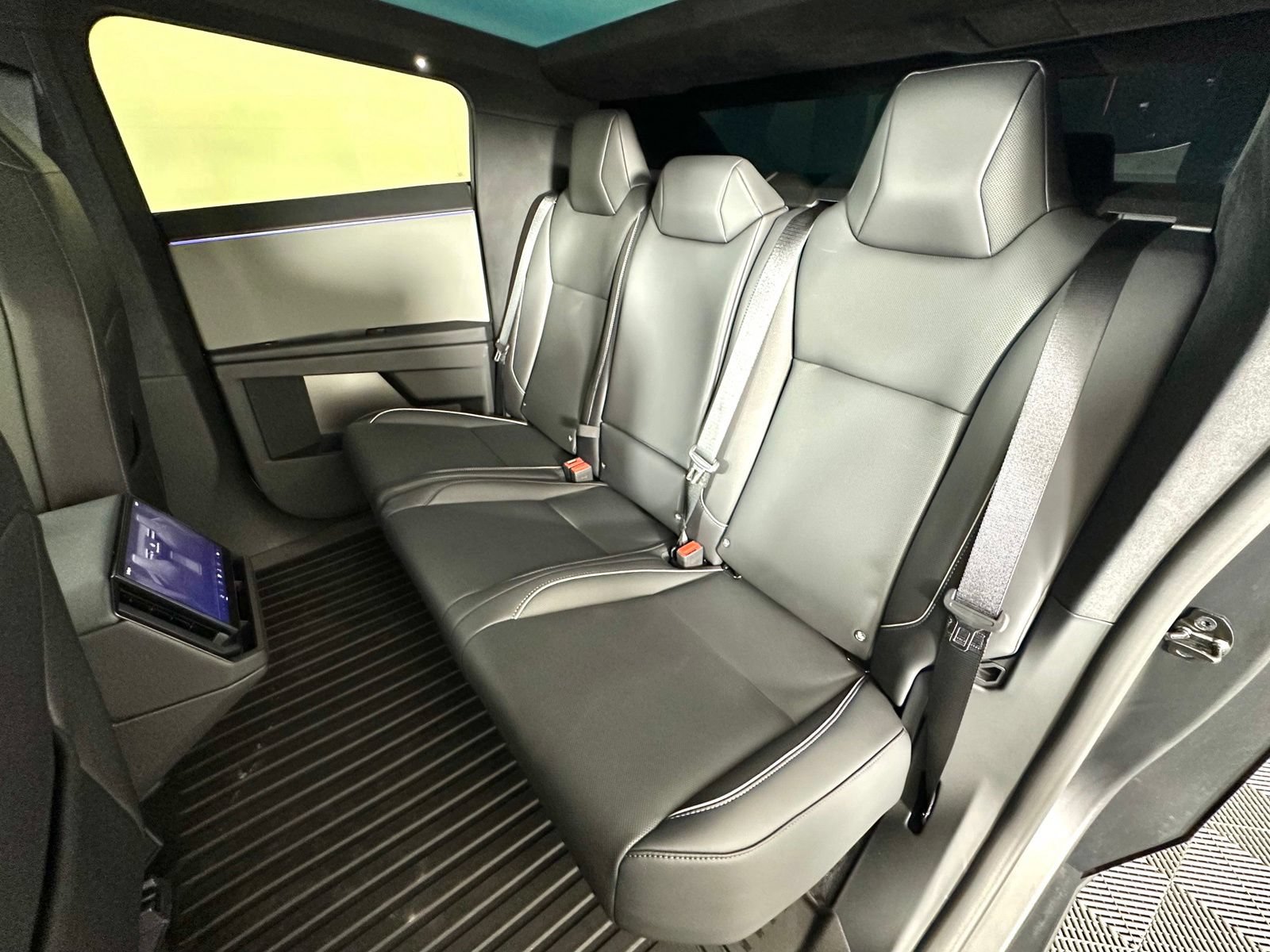 Used 2024 Tesla Cybertruck Cyberbeast AWD/4WD image 36
