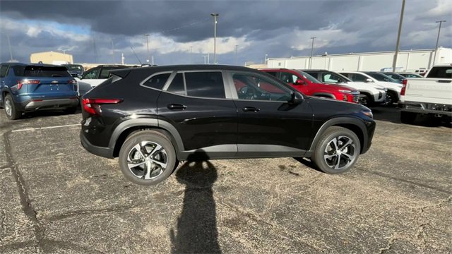 New 2026 Chevrolet Trax RS image 2