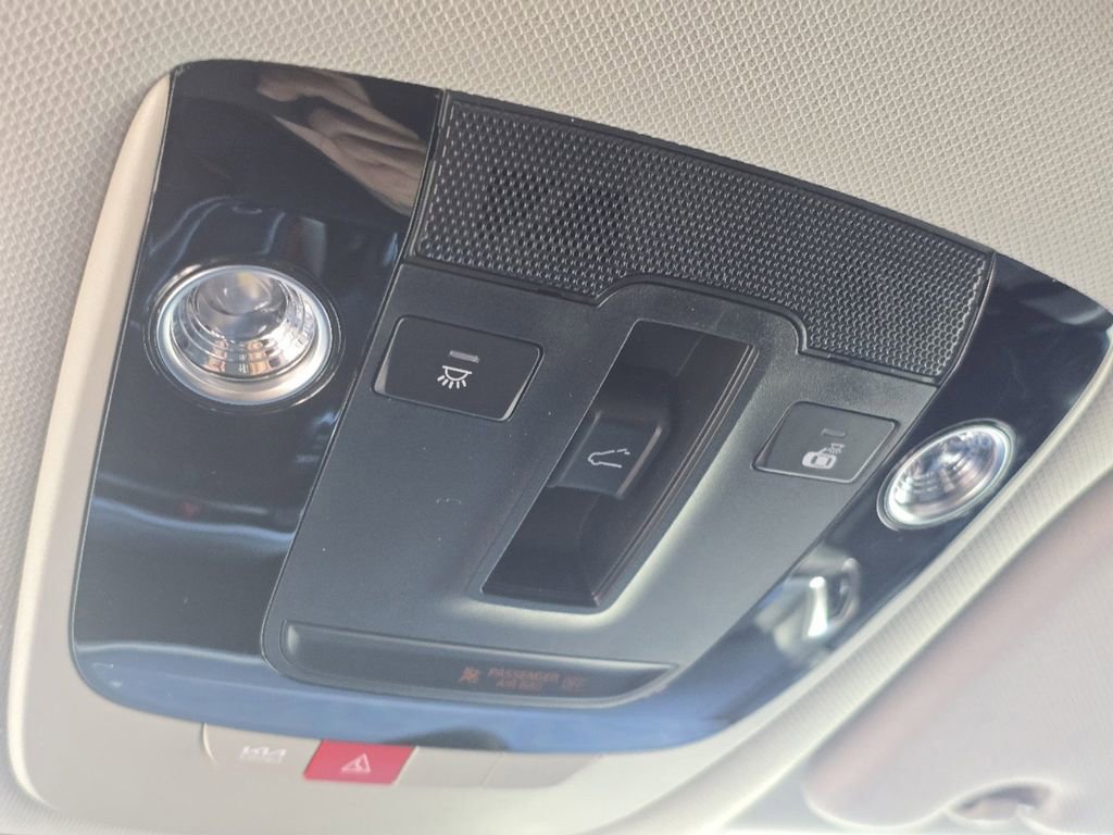 Certified 2025 Kia Sorento S w/ Panoramic Sunroof Package image 30