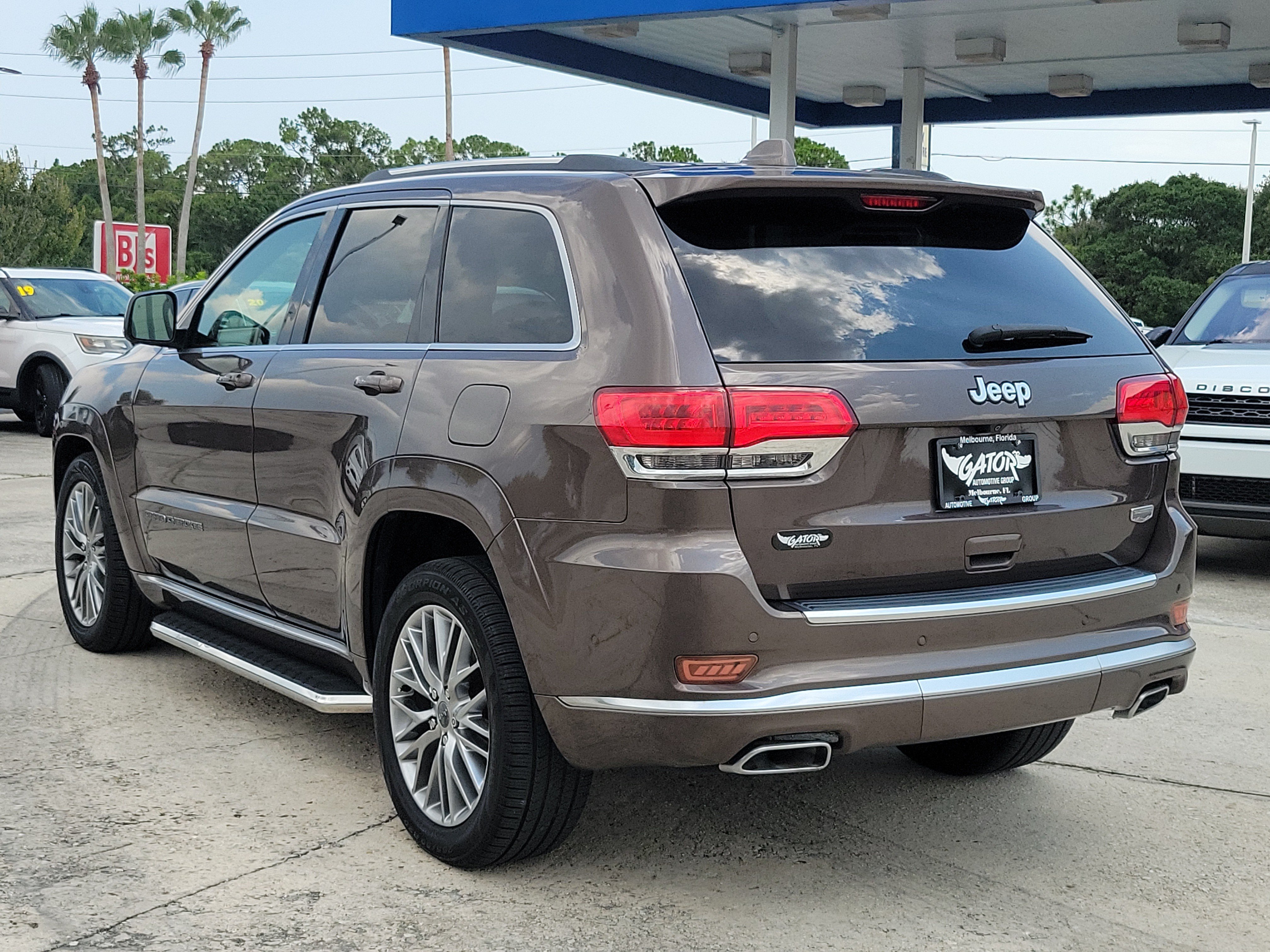 Used 2017 Jeep Grand Cherokee Summit w/ Platinum Series Group RWD image 3