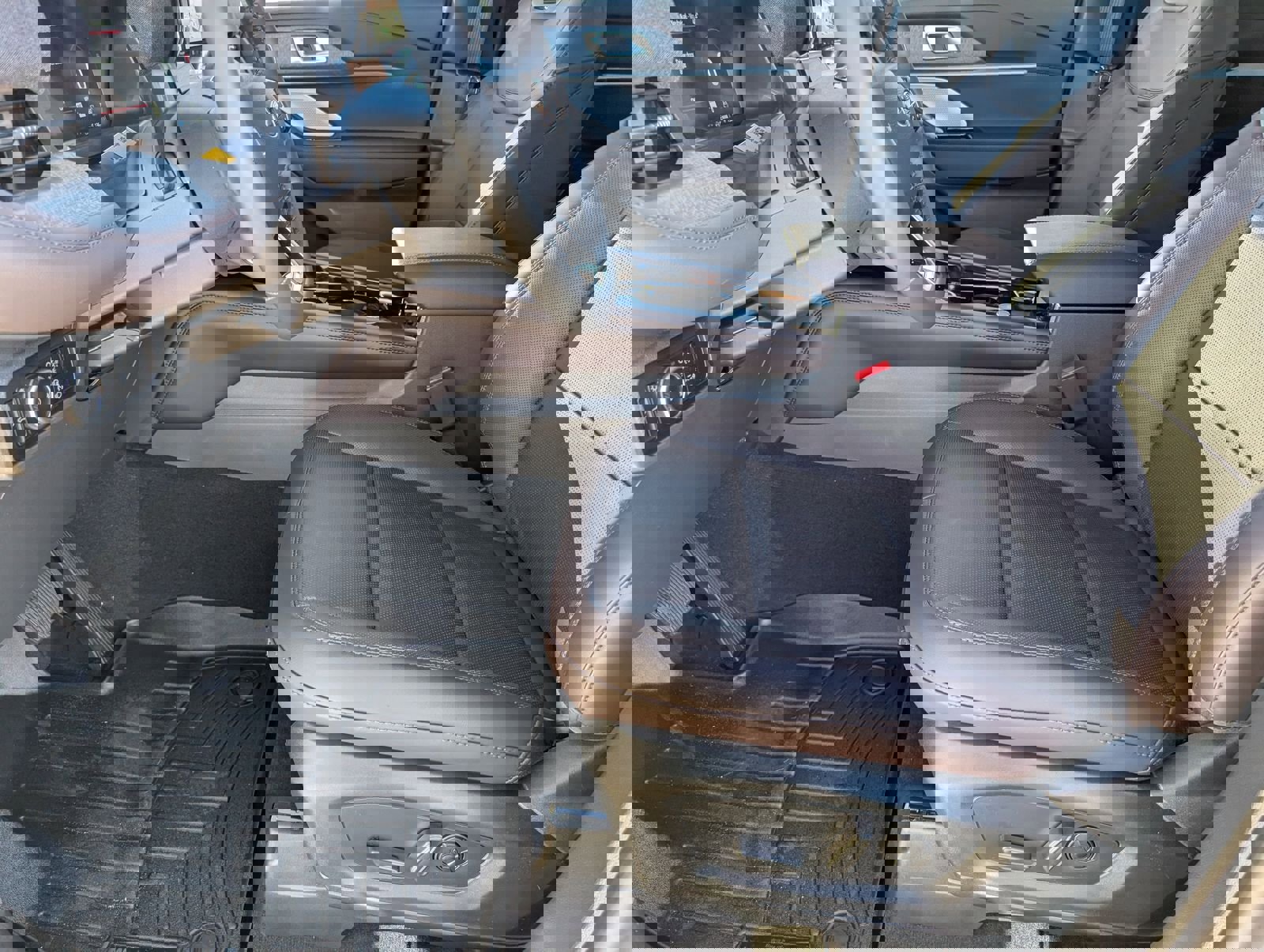 New 2026 Ford Explorer Platinum image 15