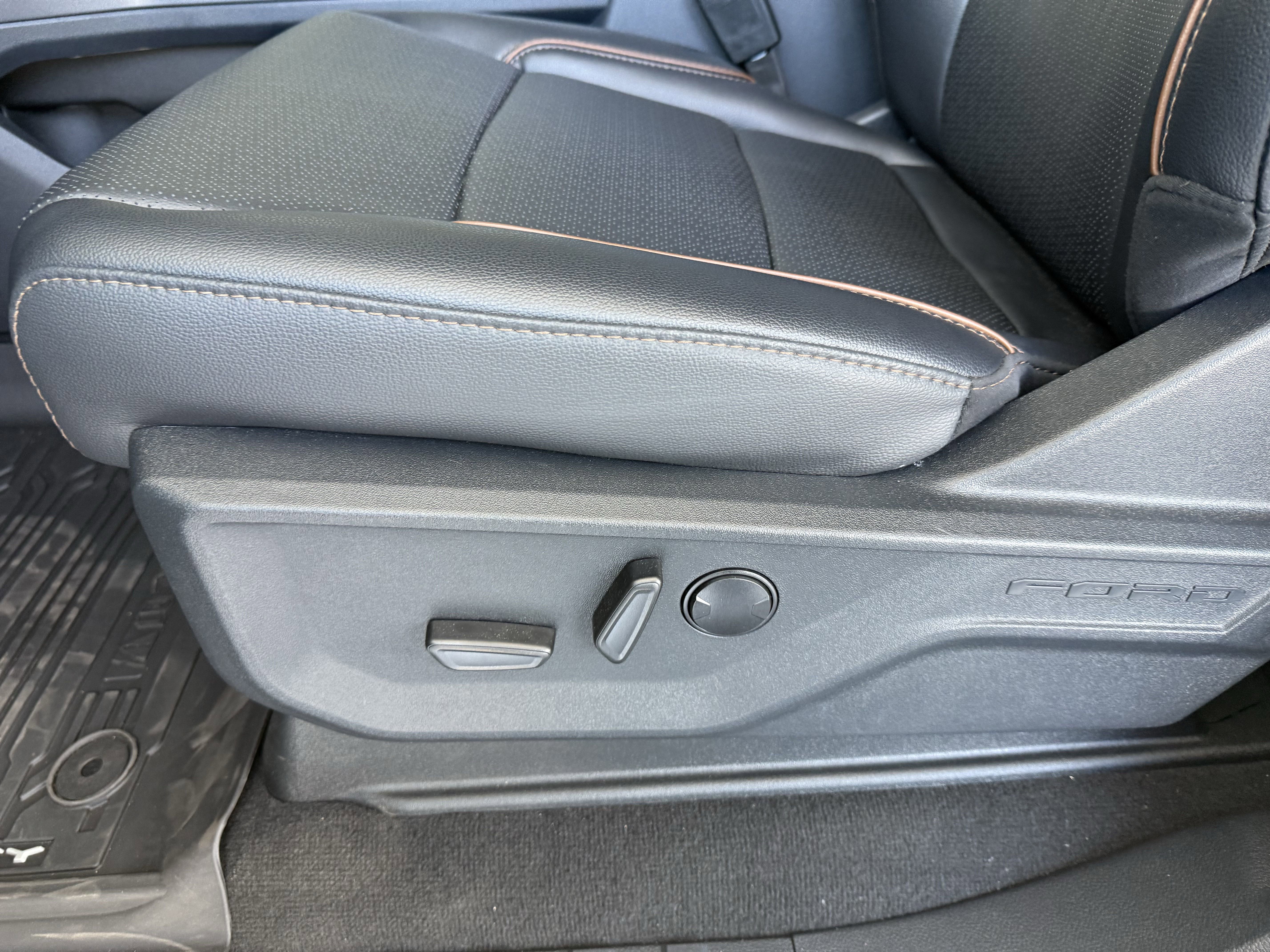 New 2025 Ford F250 Lariat image 25