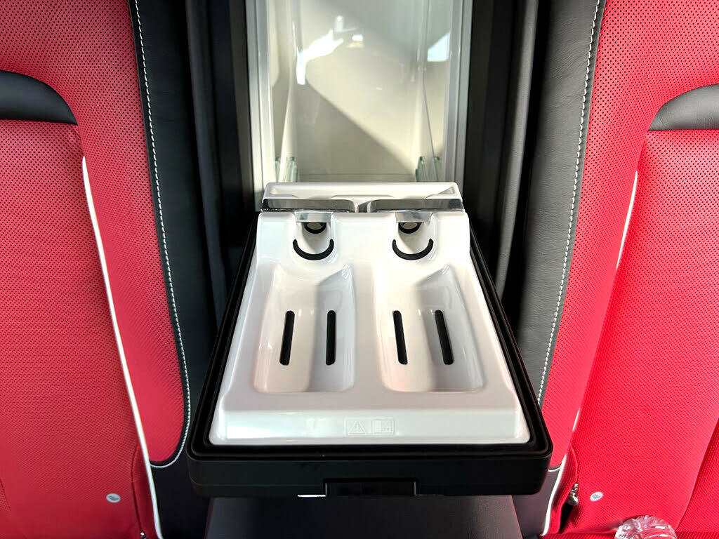 Used 2022 Rolls-Royce Cullinan Black Badge image 15