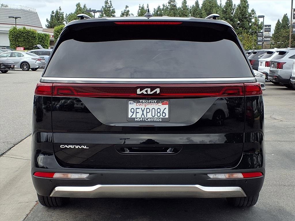 Certified 2024 Kia Carnival SX image 4