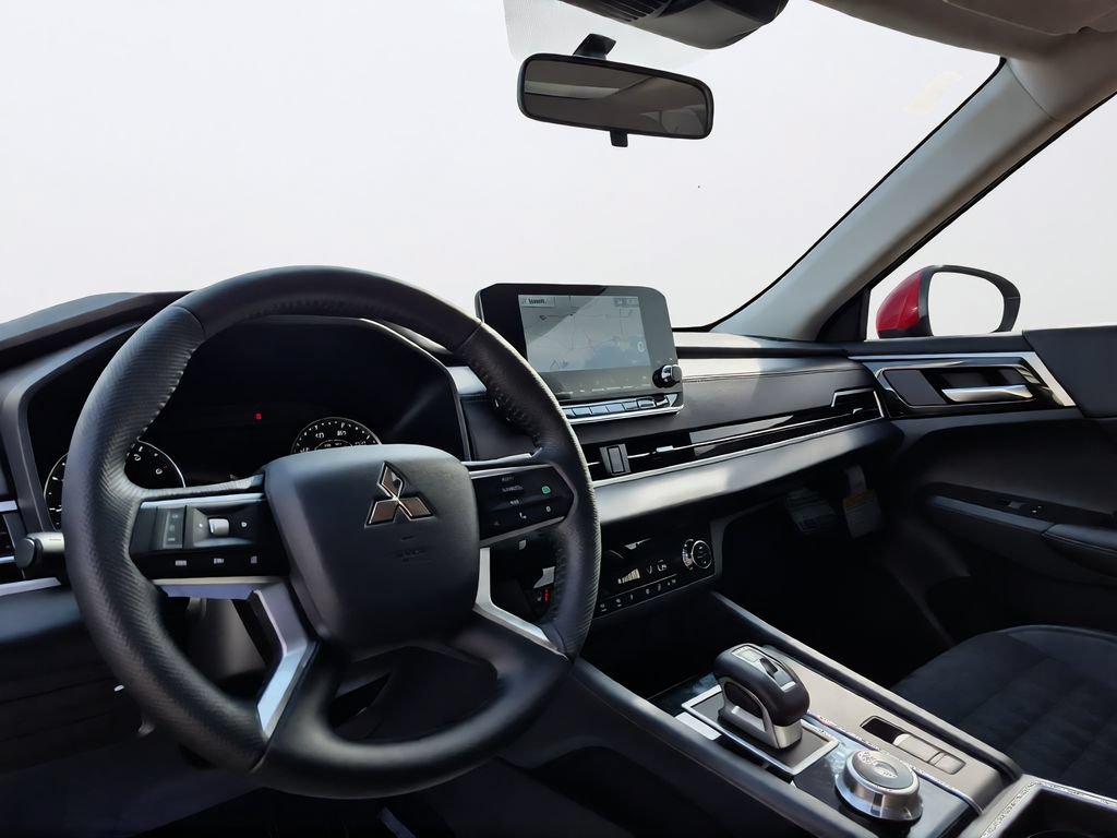 Used 2024 Mitsubishi Outlander SE FWD image 22