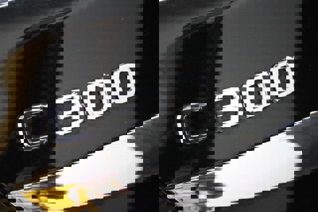 Used 2018 Mercedes-Benz C 300 Sedan w/ Premium Package image 6