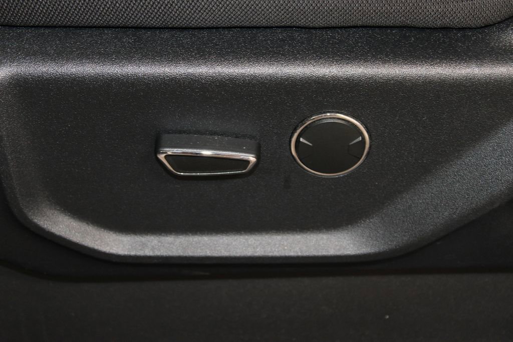 Used 2015 Ford F150 XLT w/ Equipment Group 301A Mid image 17