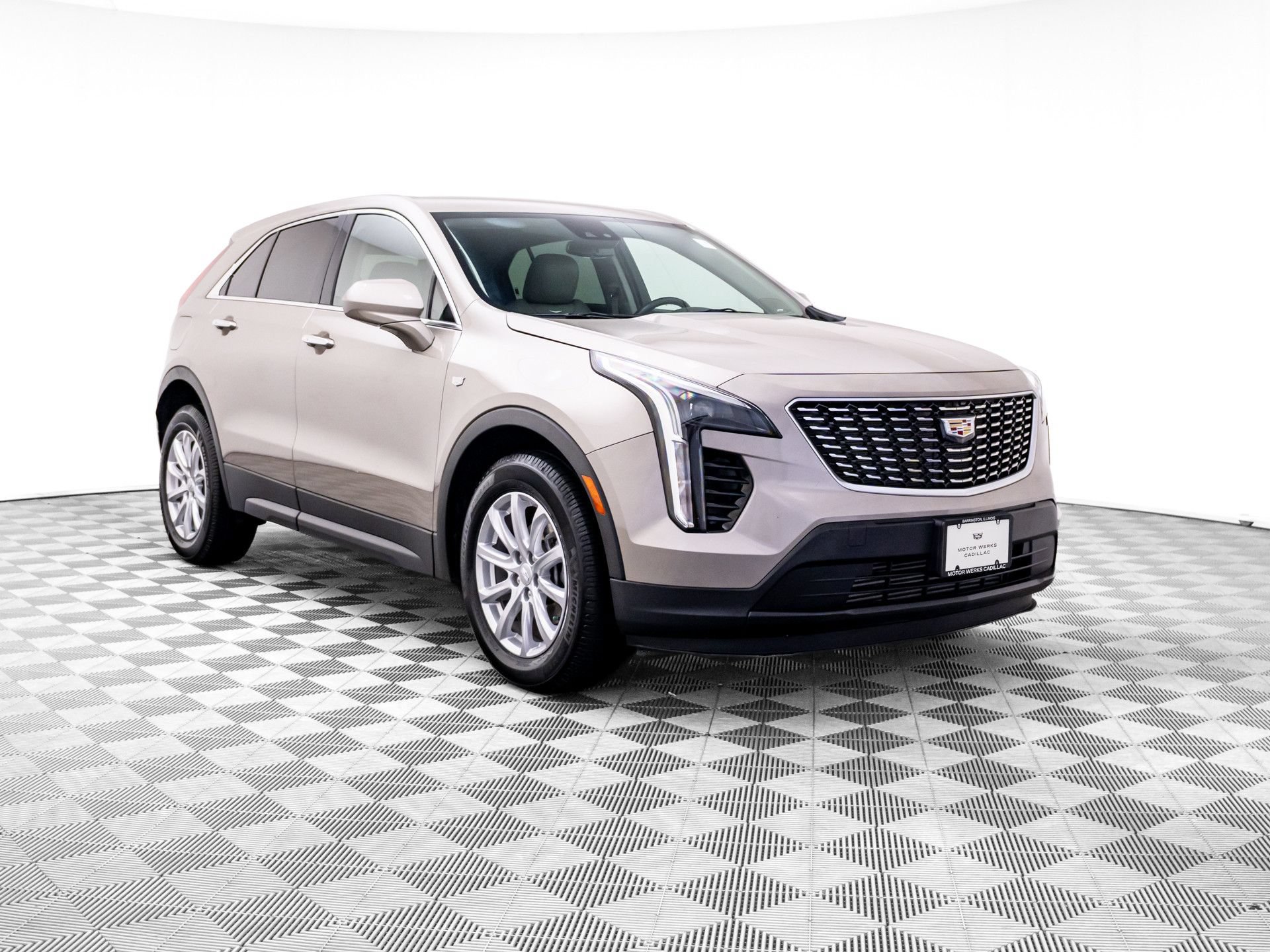Certified 2022 Cadillac XT4 Luxury w/ Cold Weather Package AWD/4WD image 7