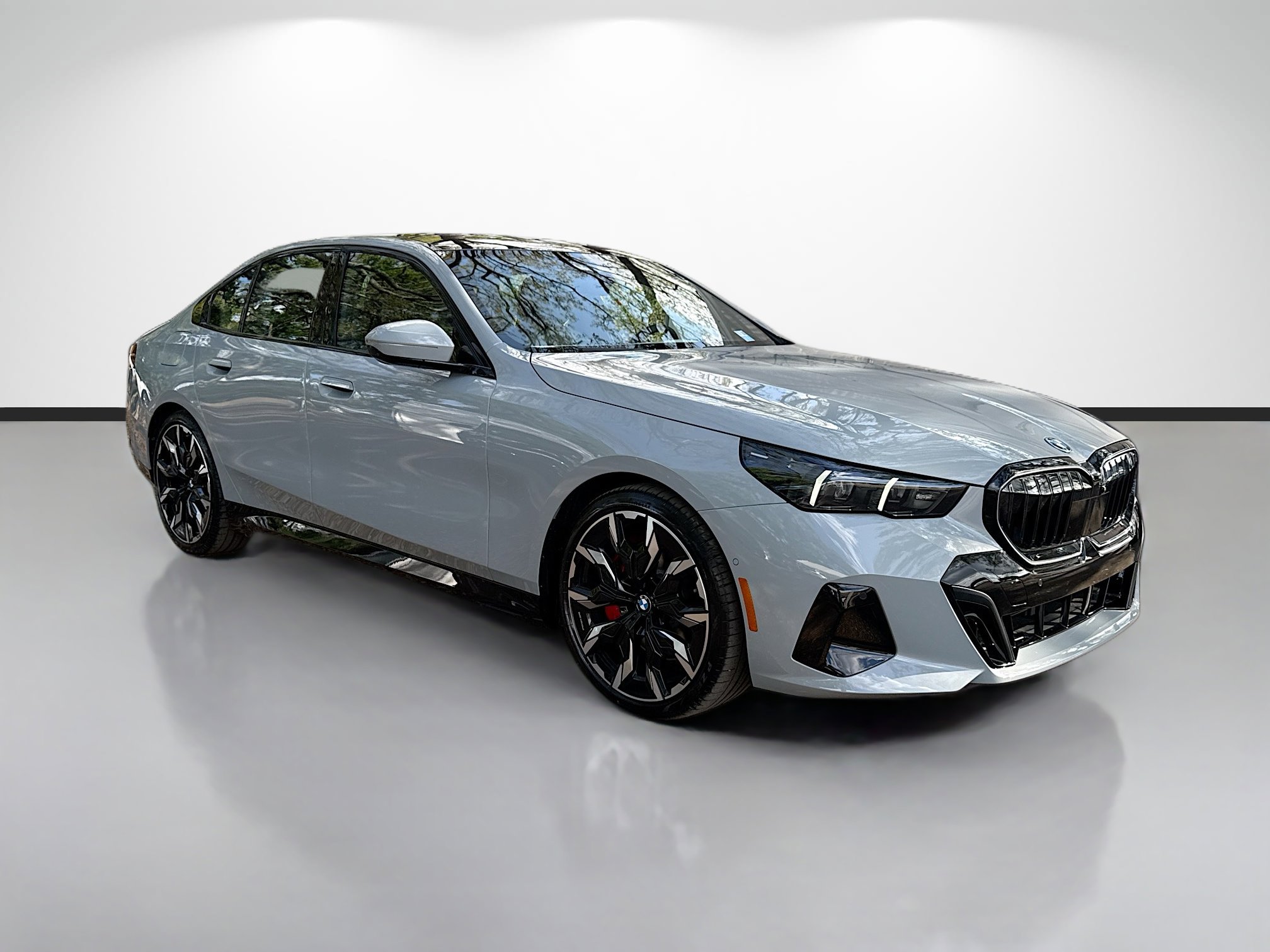 New 2026 BMW 550e xDrive w/ Executive Package AWD/4WD image 1