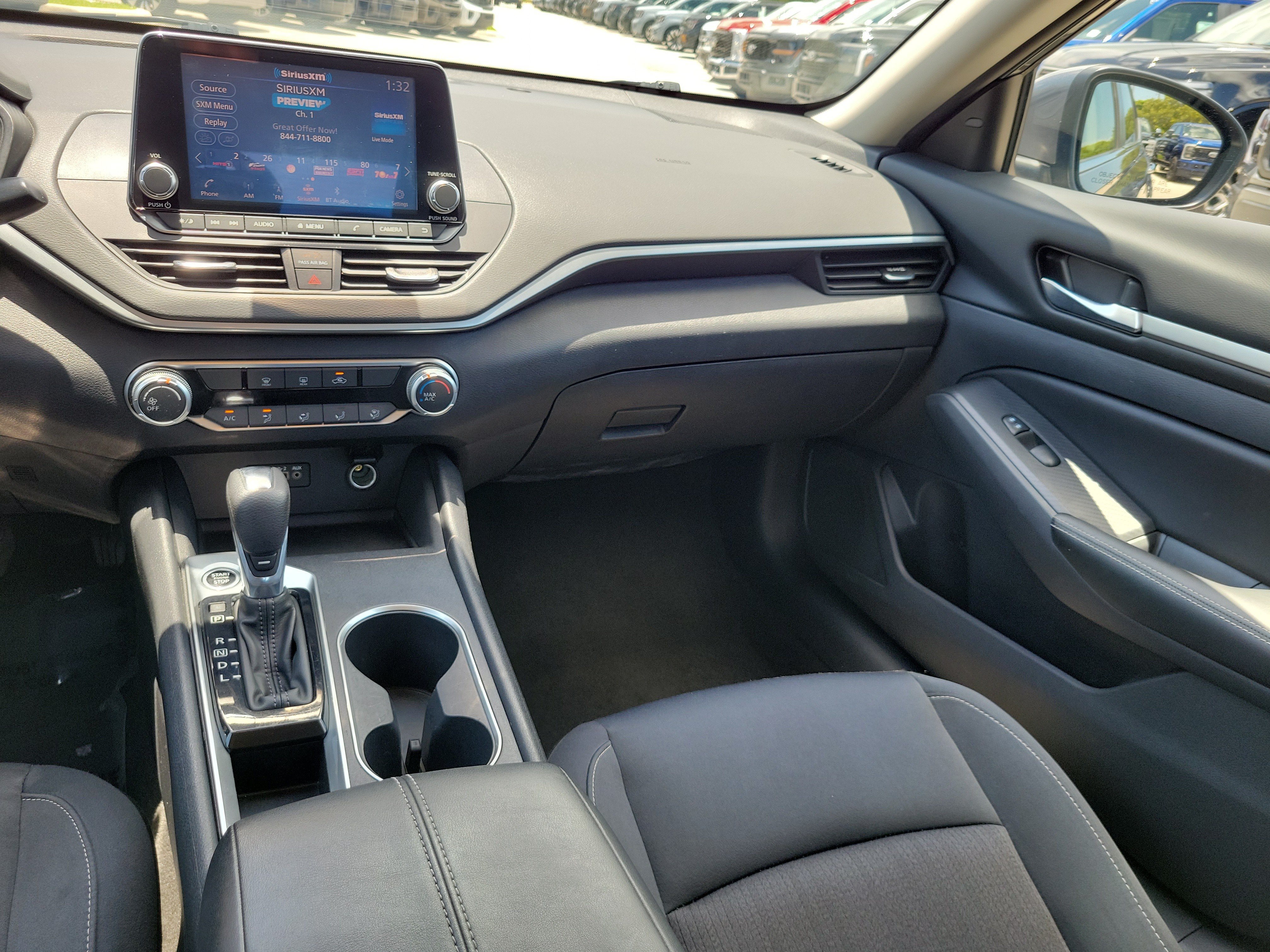 Used 2022 Nissan Altima 2.5 SV FWD image 16