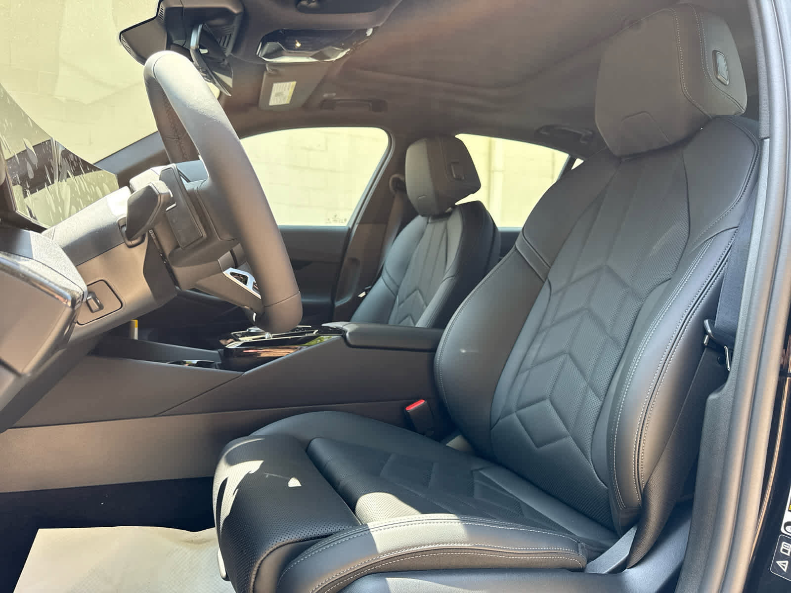 Used 2026 BMW 530i xDrive w/ M Sport Package image 13