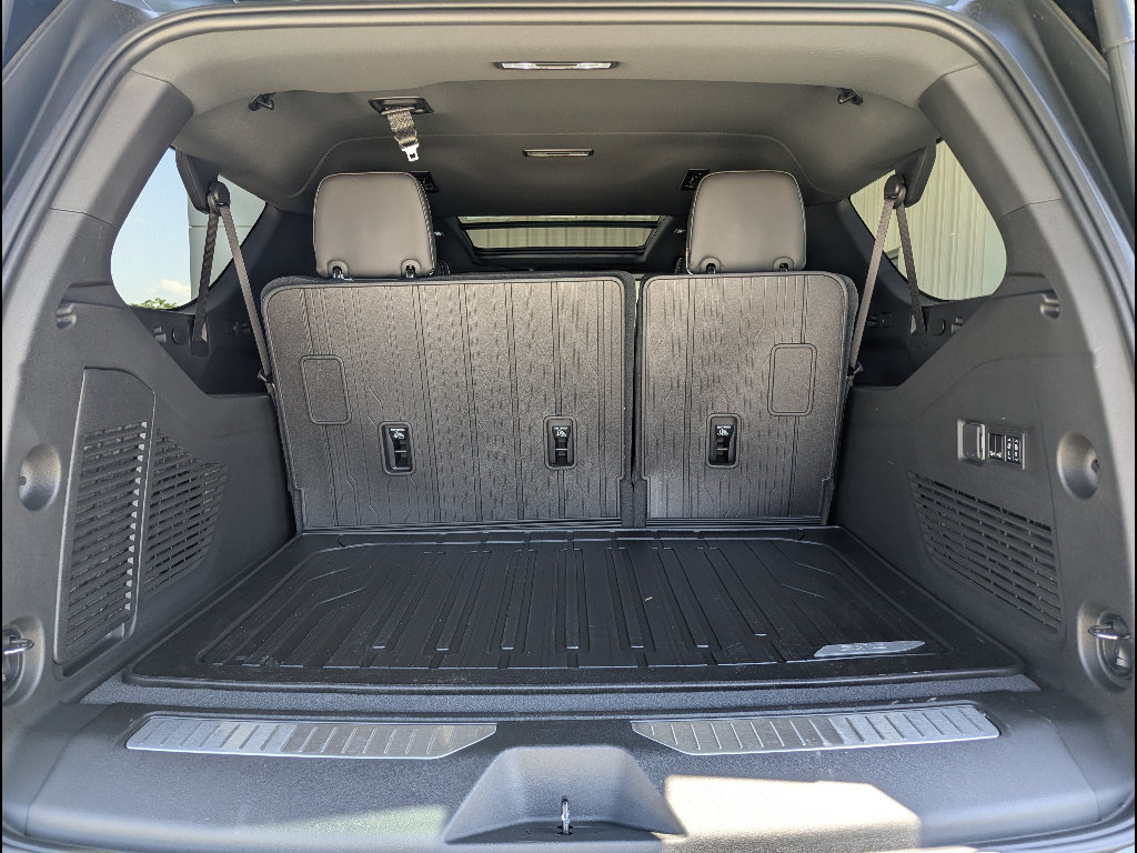 New 2026 GMC Yukon XL AT4 Ultimate w/ LPO, Floor Liner Package AWD/4WD image 19