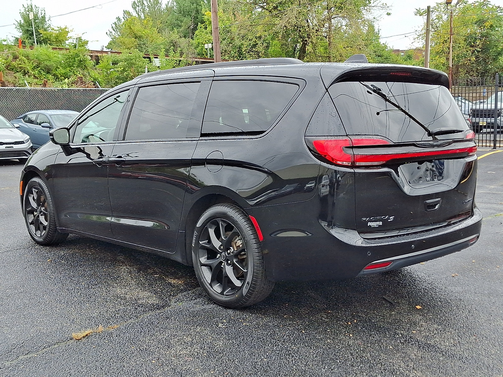 Used 2026 Chrysler Pacifica Limited w/ S Appearance Package FWD image 4
