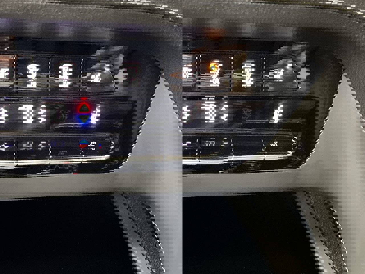 Certified 2023 Buick Envision Preferred w/ Sport Touring Package image 23