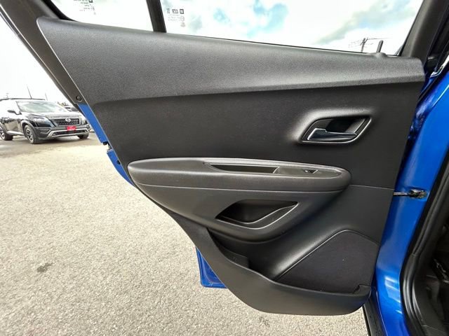 Used 2016 Chevrolet Trax LT w/ LT Convenience Package AWD/4WD image 35