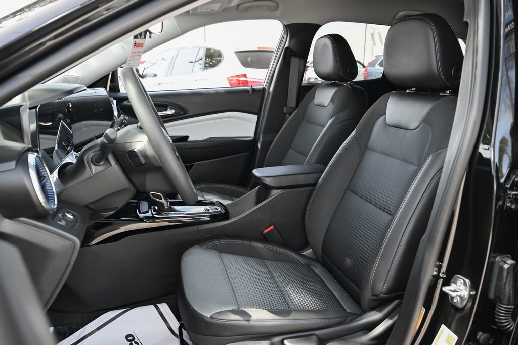 New 2026 Chevrolet Trax LT w/ LPO, Blackout Package FWD image 15