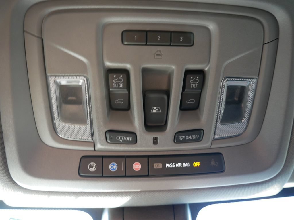 Used 2022 GMC Sierra 1500 Denali w/ Denali Premium Package AWD/4WD image 25