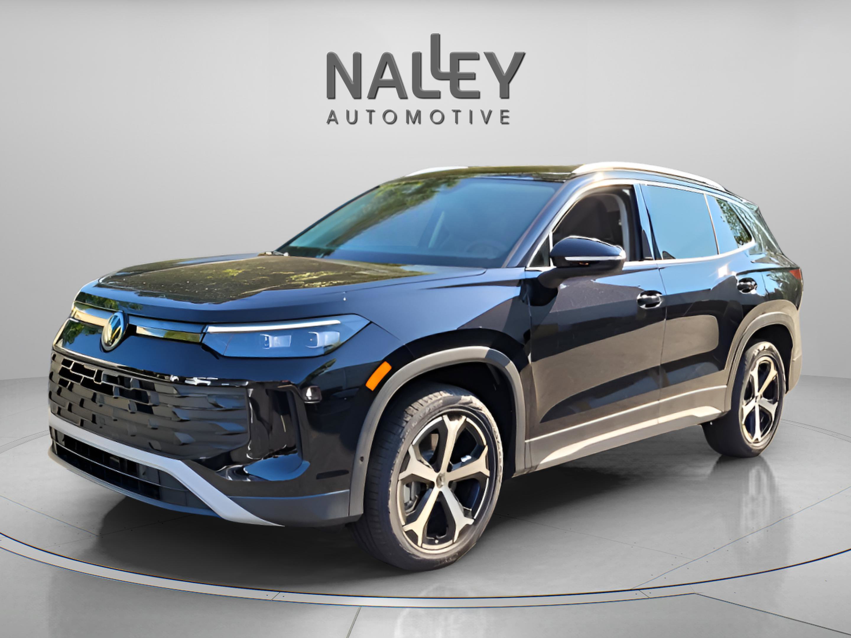 New 2025 Volkswagen Tiguan SE image 1