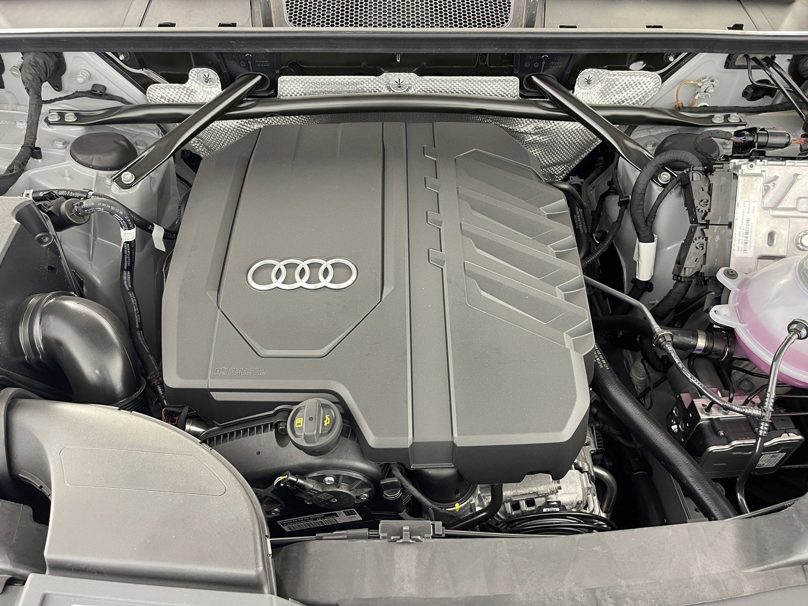 New 2025 Audi Q5 2.0T Premium Plus w/ Premium Plus Package image 40
