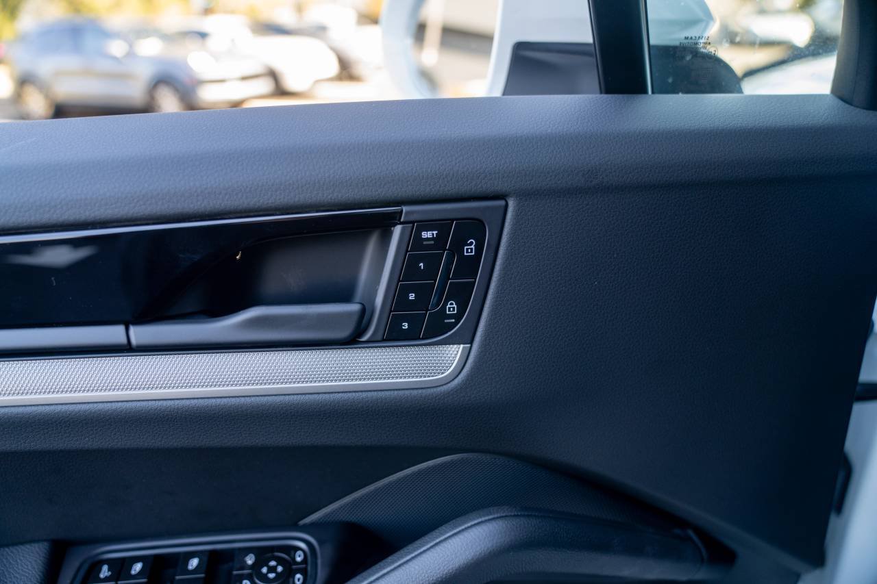 New 2026 Porsche Cayenne S AWD/4WD image 23