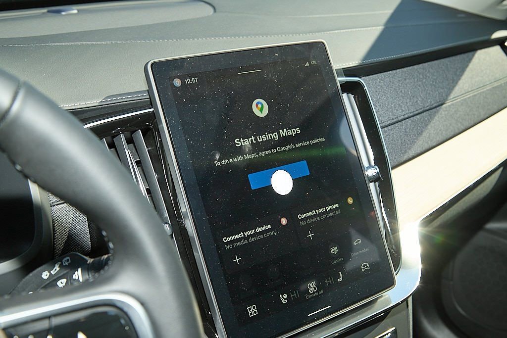 New 2026 Volvo XC90 B5 Plus w/ Protection Package image 15