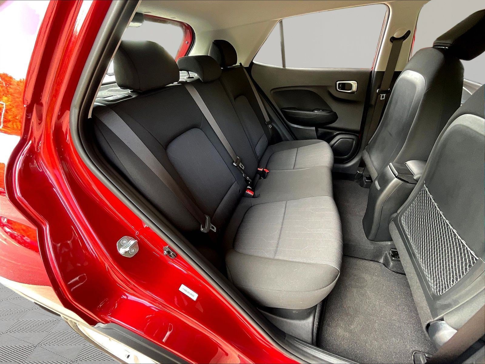Used 2025 Hyundai Venue SE FWD image 23