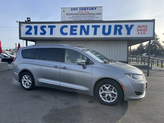 Used 2020 Chrysler Pacifica Limited video 1