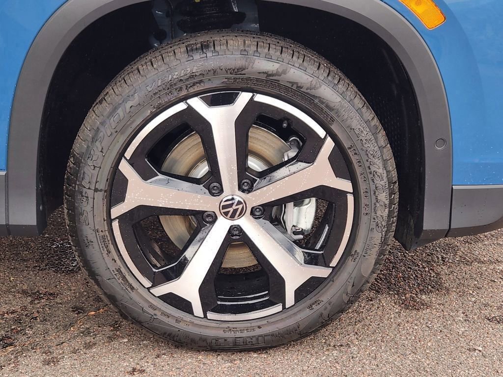 New 2026 Volkswagen Tiguan SE image 30
