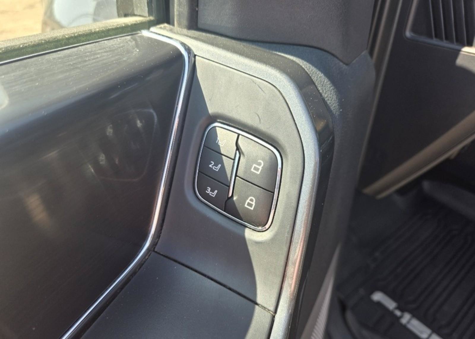Used 2023 Ford F150 Lariat w/ Equipment Group 502A High AWD/4WD image 23