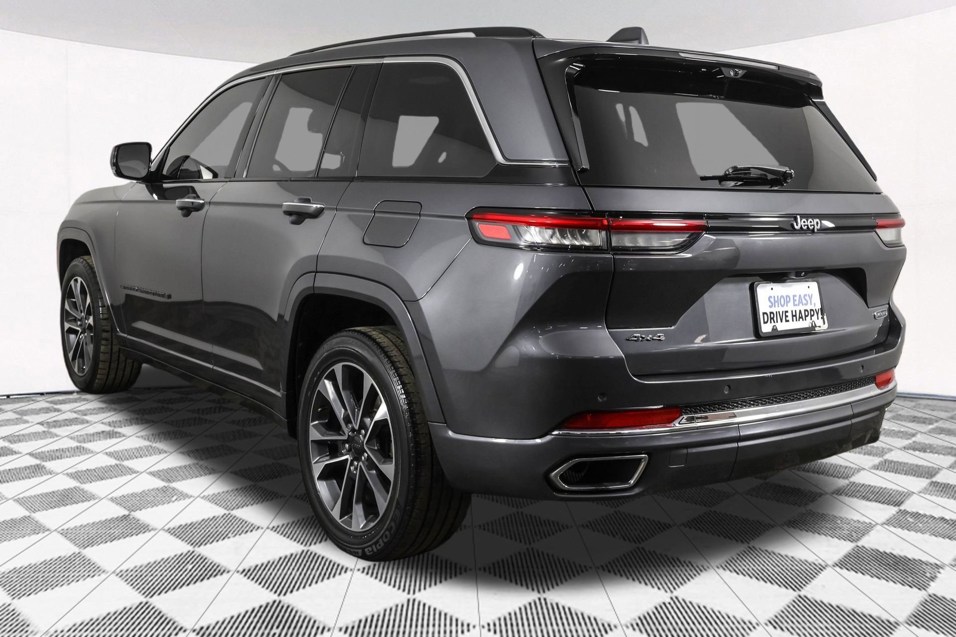 Used 2022 Jeep Grand Cherokee Overland w/ Luxury Tech Group IV image 22