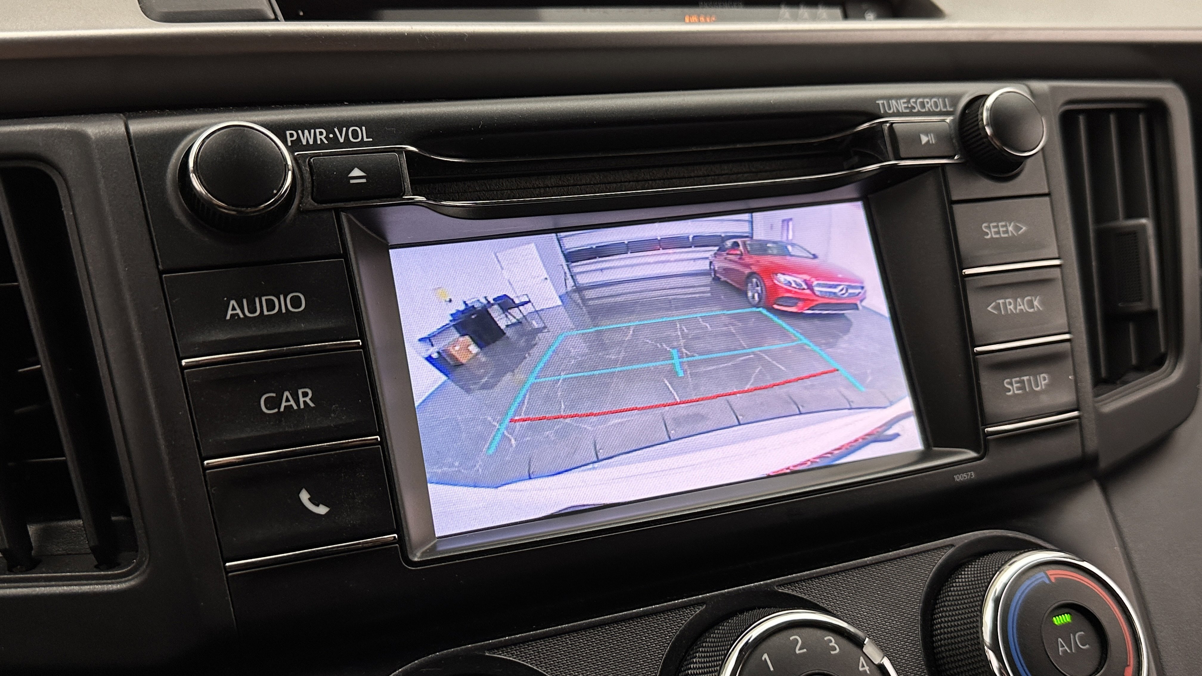 Used 2017 Toyota RAV4 LE FWD image 19