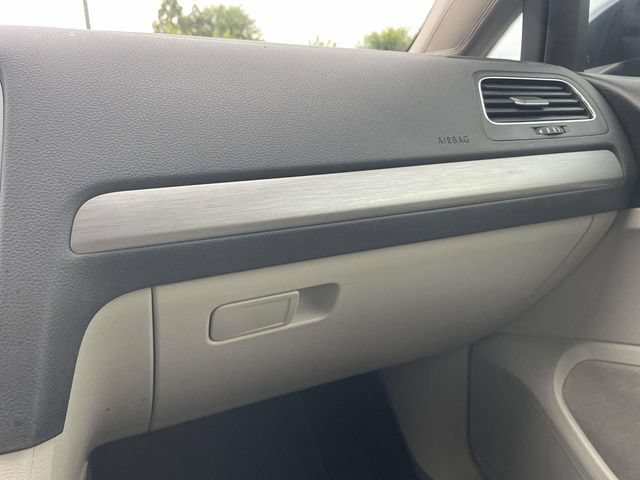 Used 2017 Volkswagen Golf S FWD image 39