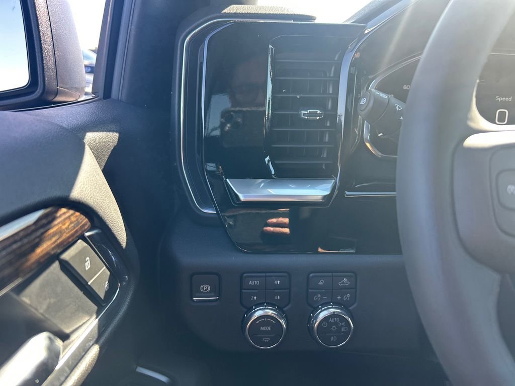 New 2026 GMC Sierra 1500 Elevation w/ Elevation Premium Package AWD/4WD image 21