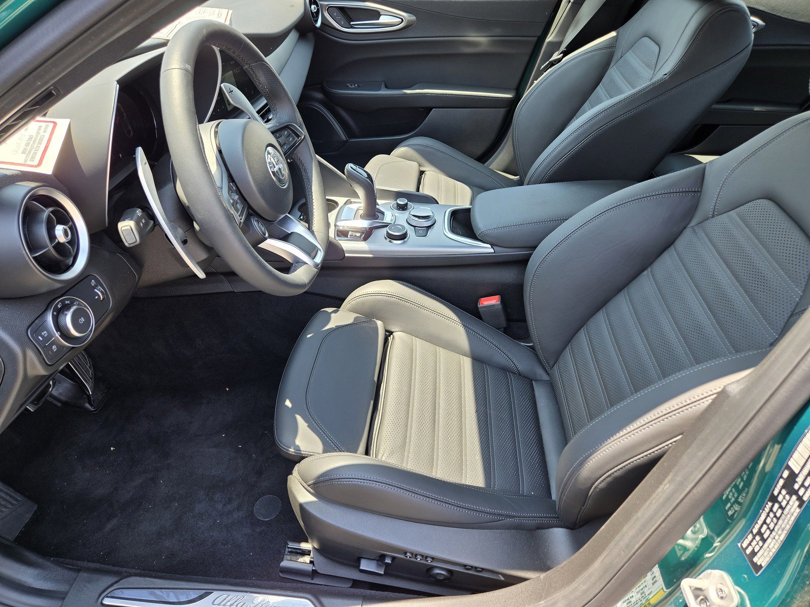 New 2025 Alfa Romeo Giulia AWD w/ Veloce Package AWD image 6
