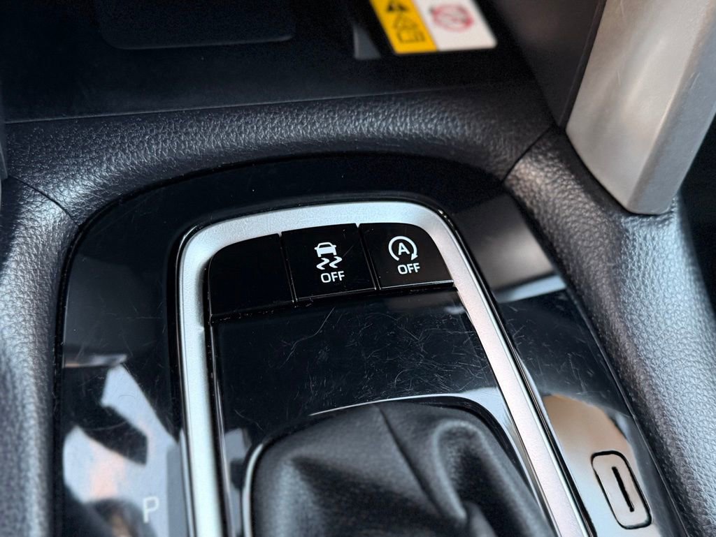 Certified 2022 Toyota Corolla Cross LE image 15