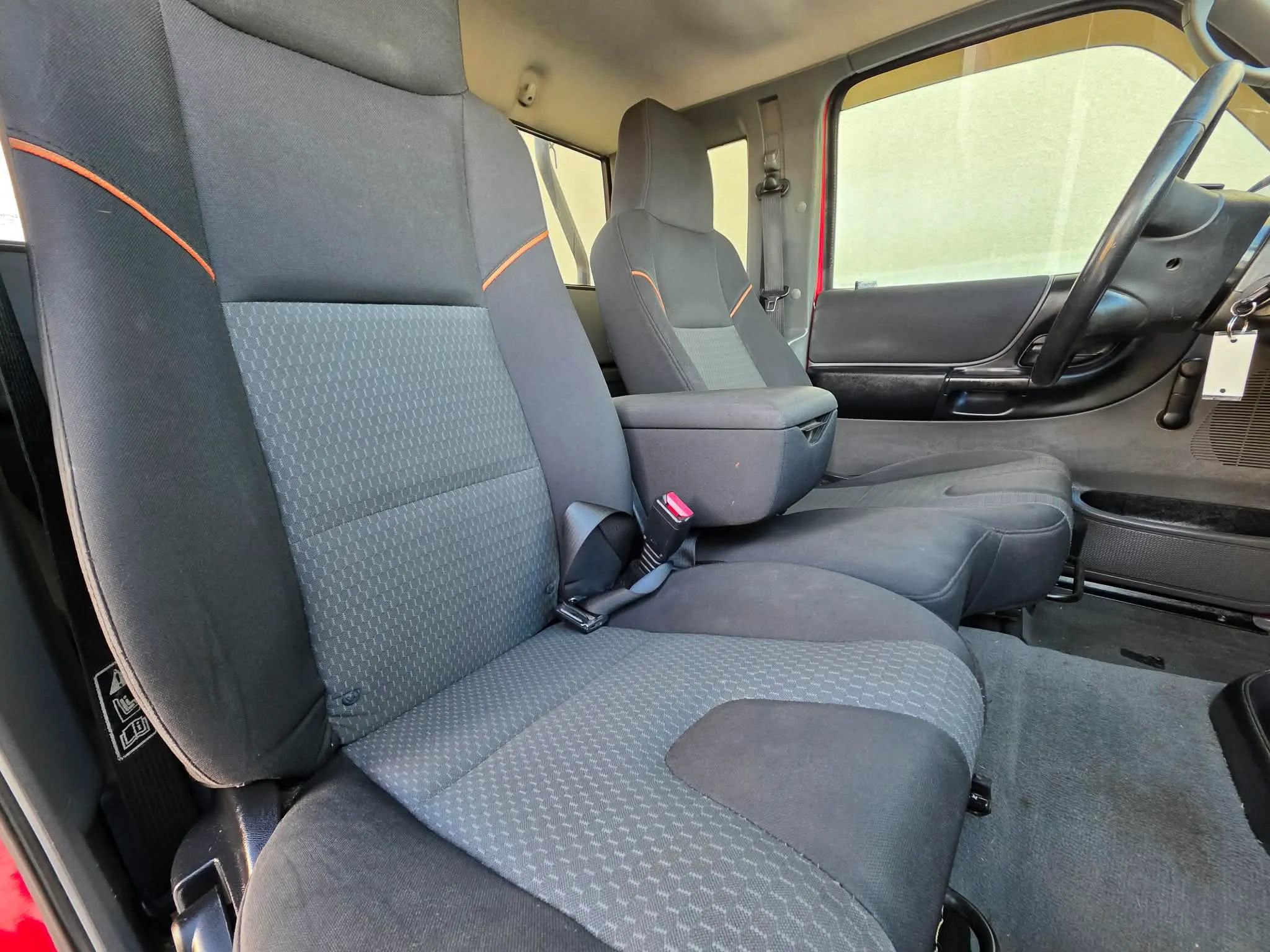 Used 2004 MAZDA B-Series Pickup 2WD Cab Plus B3000 w/ Convenience Pkg image 12