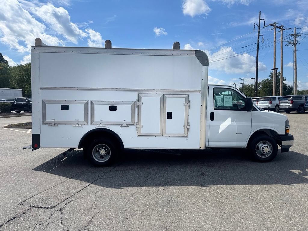 Used 2022 Chevrolet Express 3500 w/ Power Convenience Package RWD image 7