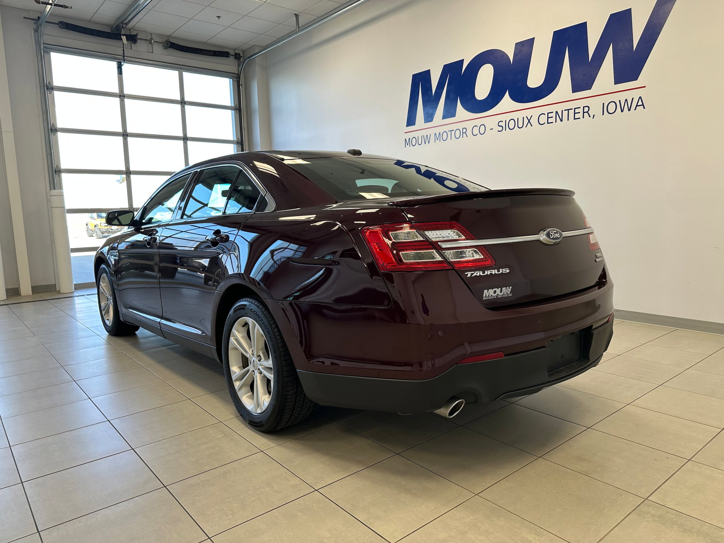 Used 2018 Ford Taurus SEL w/ Equipment Group 201A image 6