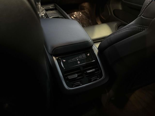 Used 2021 Volvo XC60 T6 Inscription w/ Advanced Package image 16