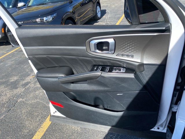 Certified 2023 Kia Sorento SX image 23
