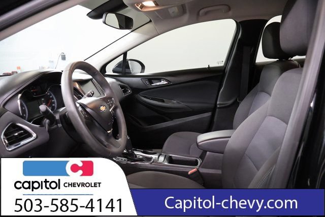 Used 2018 Chevrolet Cruze LT FWD image 13